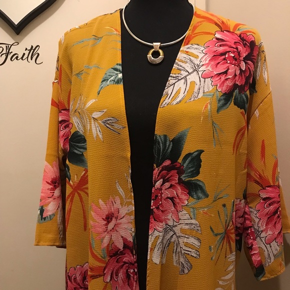 Floral Yellow Kimono Cardigan Size Small - Picture 2 of 11